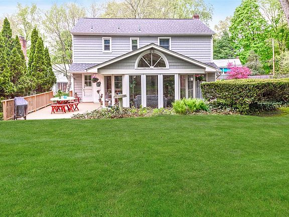 5th image of 22 Noyes Ln