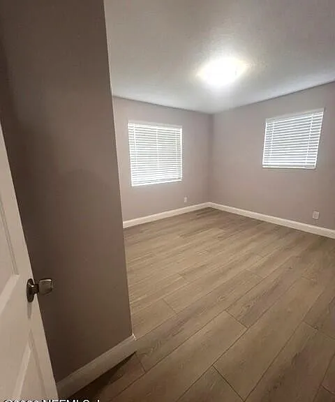 9206 Greenleaf Rd — Photo 13