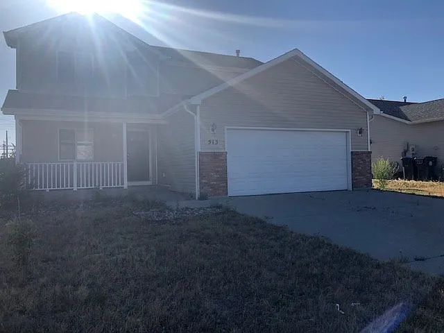 Coming Soon Recently Remodeled 3 Bedroom 2.5 Bathroom! — Photo 2
