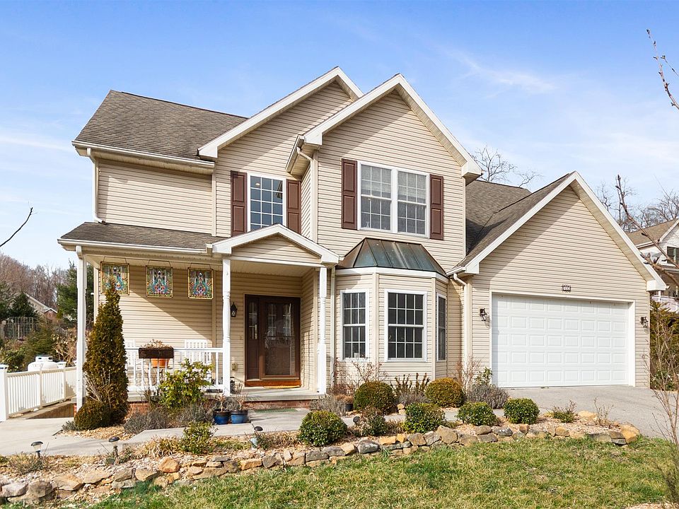 1st image of 703 Knob Hill Dr