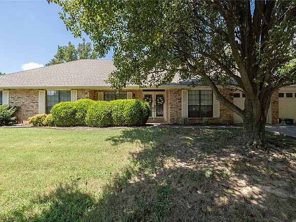 3rd image of 1643 N Arthurs Ct
