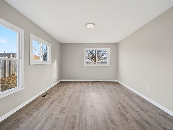 4th image of 162 Heathgate Rd