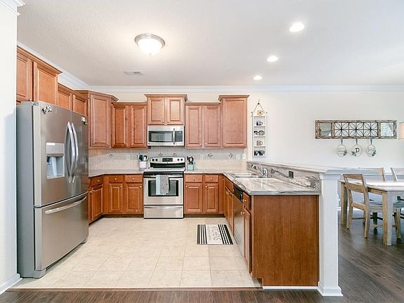 4th image of 441 Green Meadow Dr