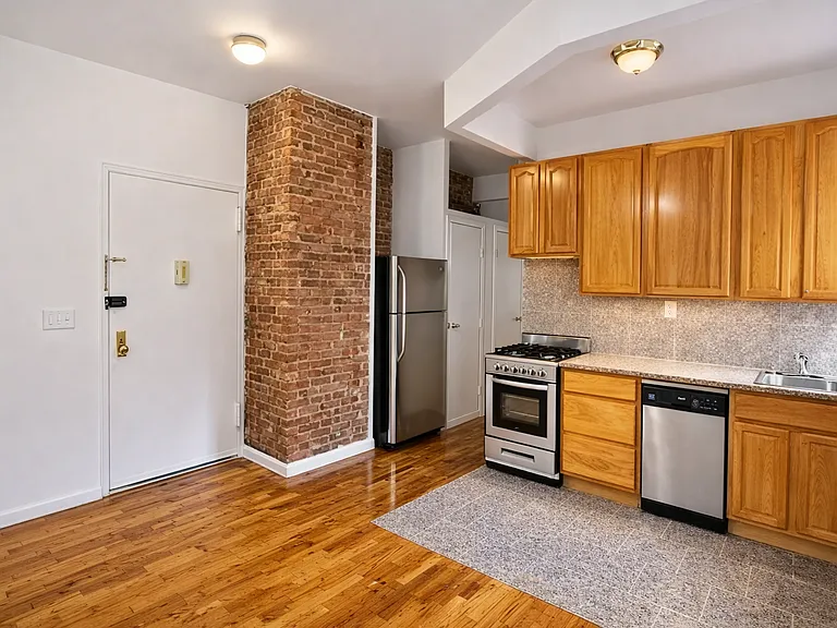 311 W 94th St #4R — Photo 1