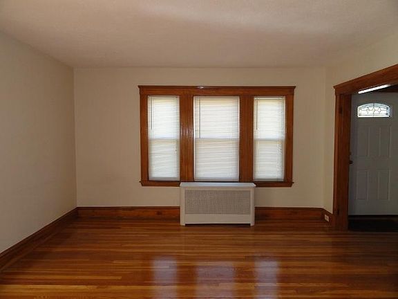 5th image of 111 Rockwell St