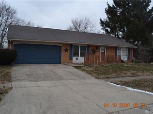 75 Dixie Dr, New Lebanon, OH 45345