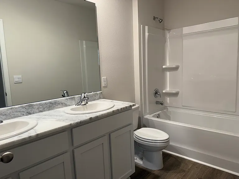 Hilltop Cir — Photo 11