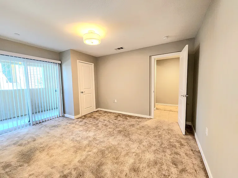 996 Newberry Ln — Photo 36