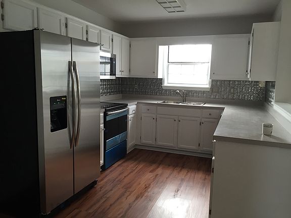 3rd image of 13442 Windsong Dr