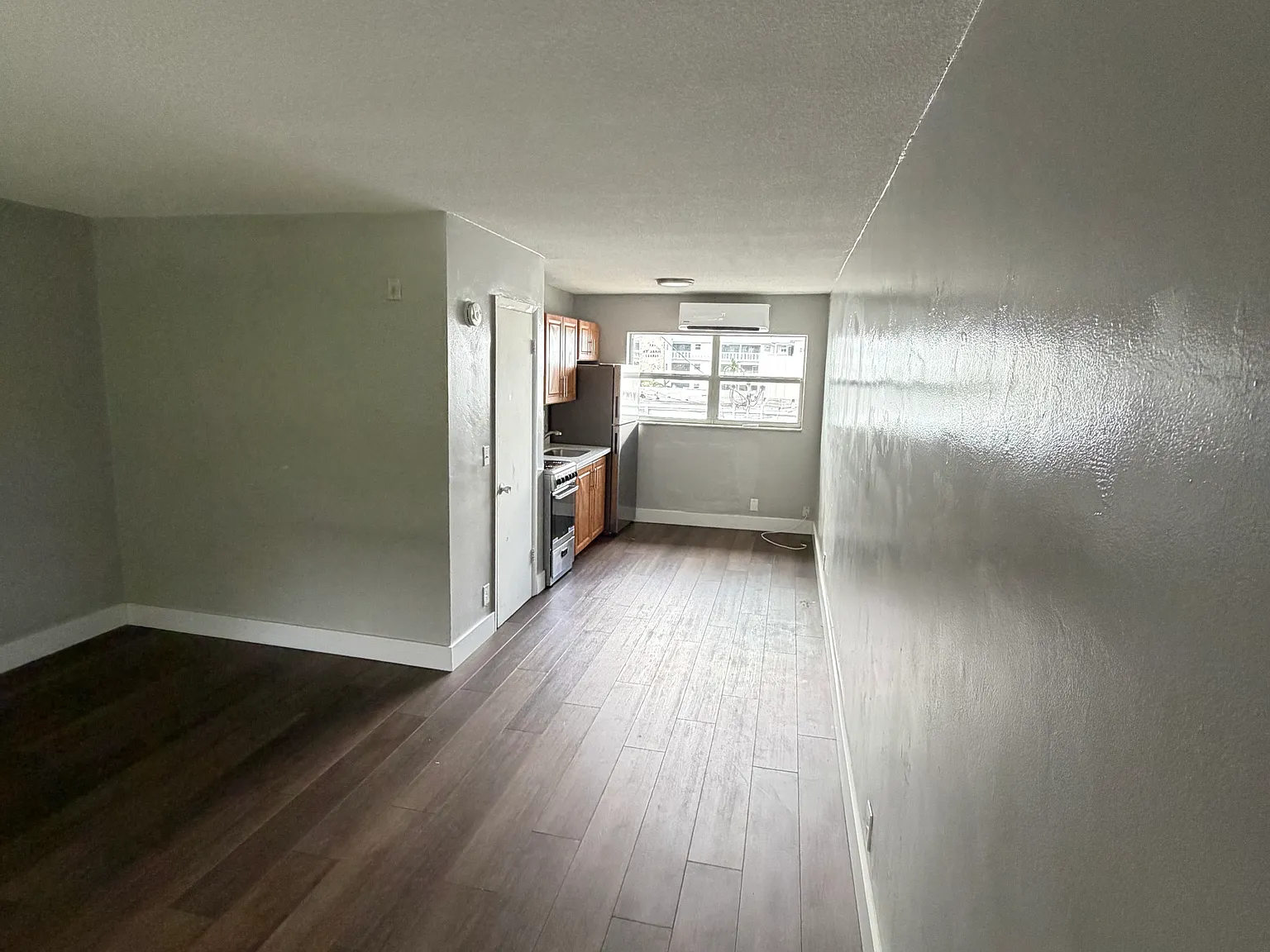 713 NE 8th St — Photo 3