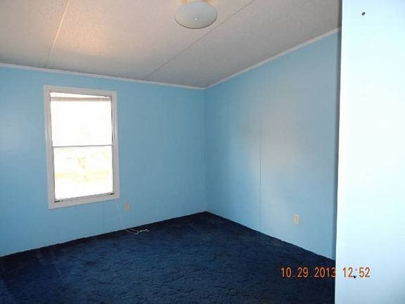 3rd image of 1567 Roseland Dr