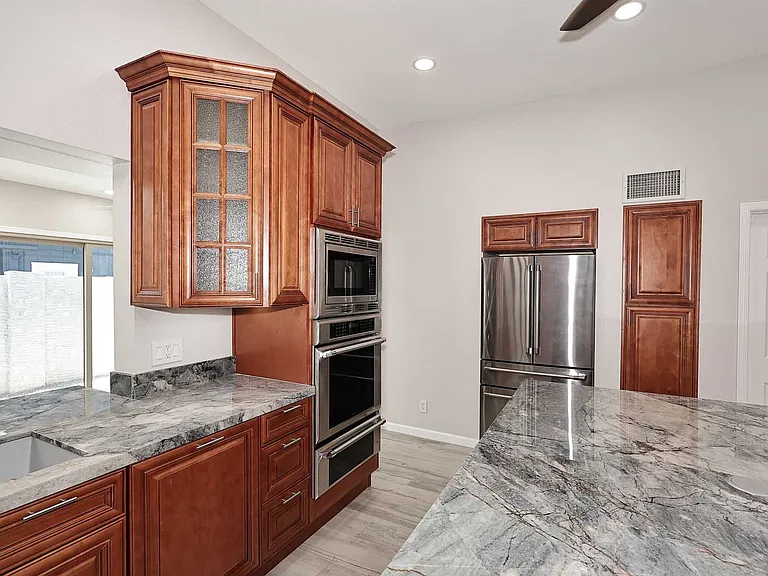 1627 E Redfield Rd — Photo 16