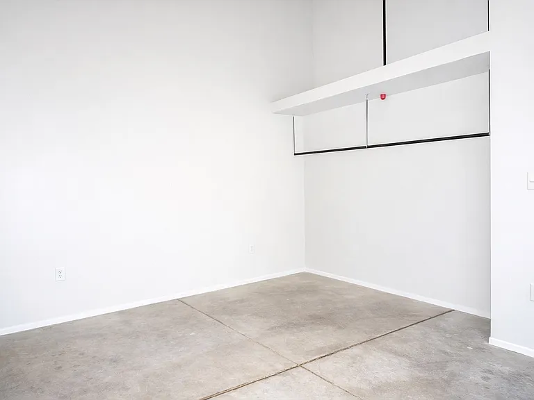 2501 Liberty Ave — Photo 5