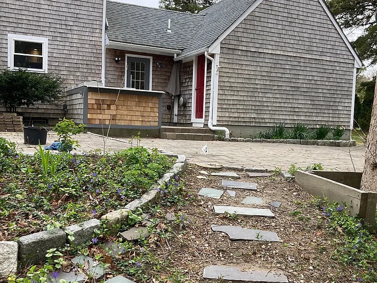 Path up from Rail Trail