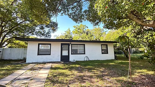560 Iris Rd Photo 1
