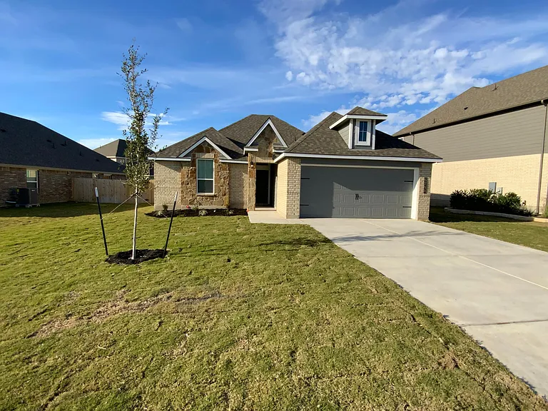 5208 Leaning Tree Dr — Photo 1