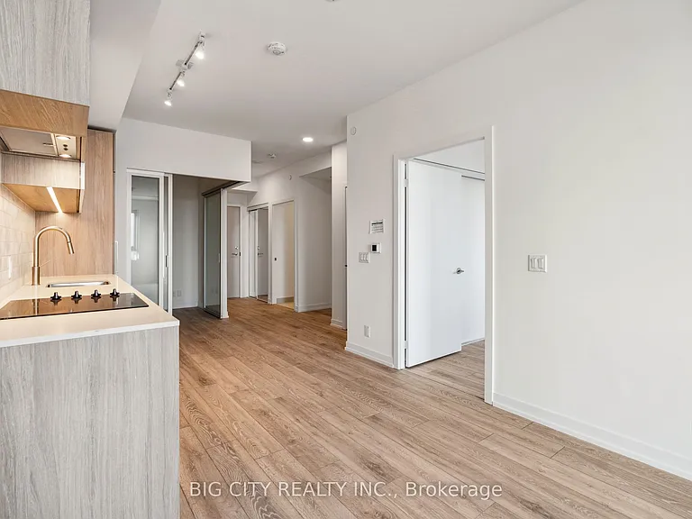 2020 Bathurst St #1202 — Photo 9