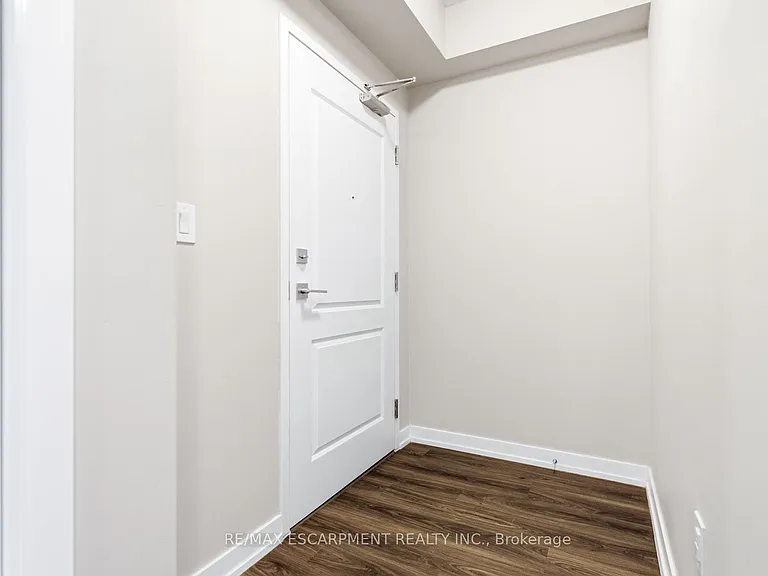 450 Dundas St E #1113 — Photo 10