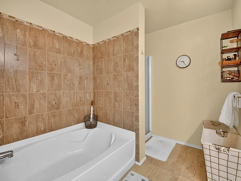 13195 Michelle Dr — Photo 32