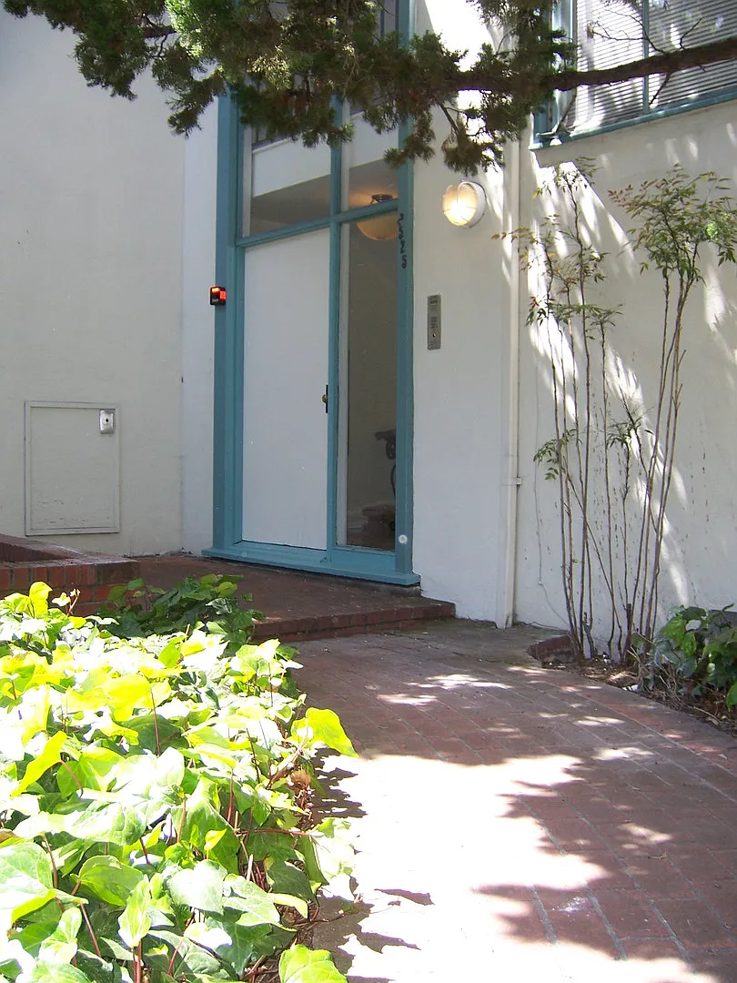Building Photo - 2525 Le Conte Ave #5