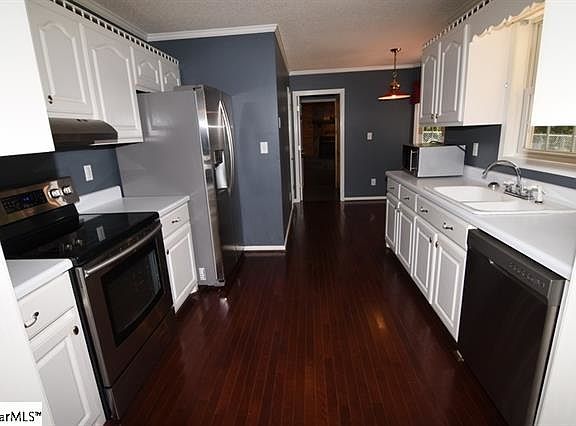 5th image of 224 Sweetgum Cir