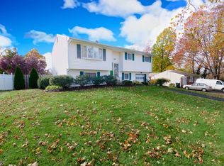 80 Winston Dr, Somerset, NJ 08873