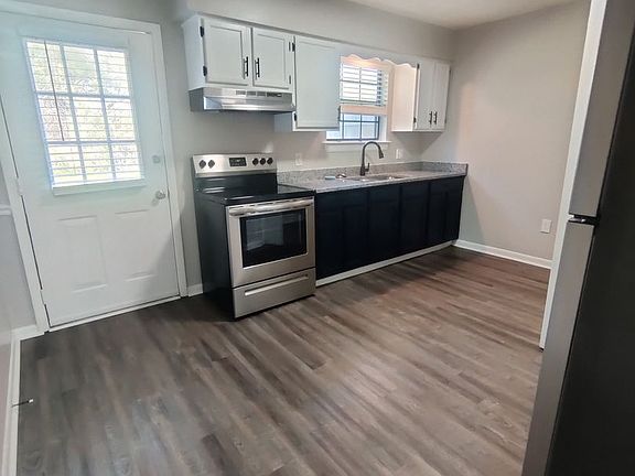 3rd image of 702 Roberta Dr Unit B