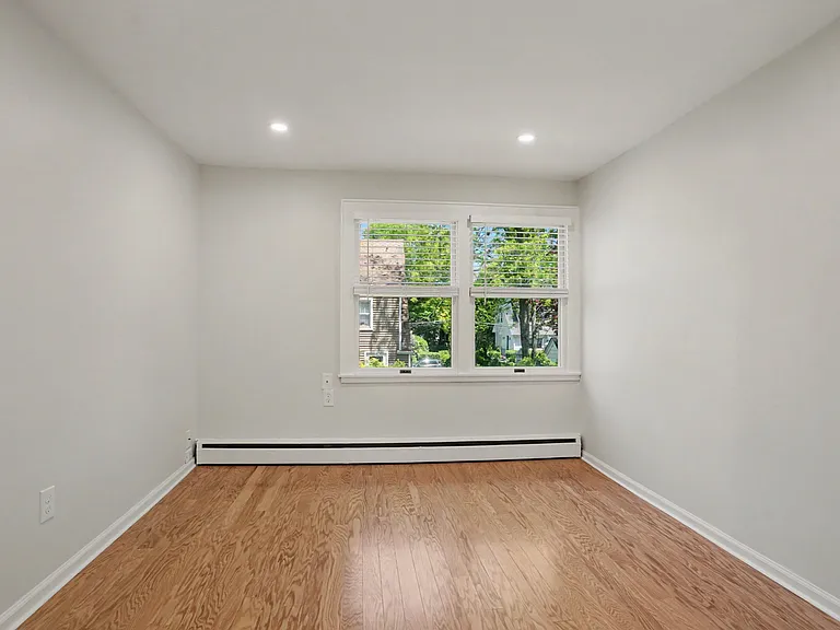 1/2 Oakwood Ave — Photo 25