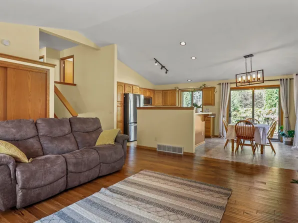 2338 Quartz Ln, Madison, WI 53719
