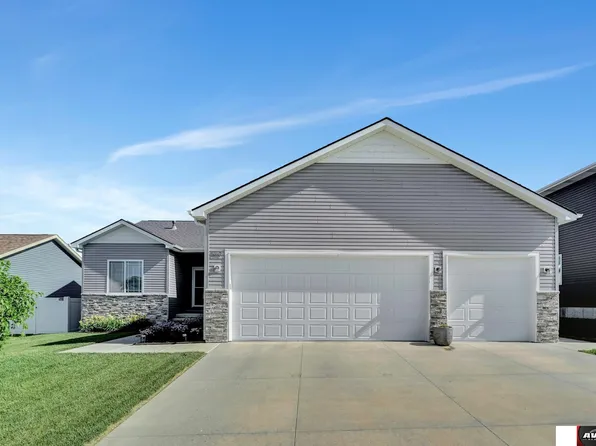 5110 W Gary Gately St, Lincoln, NE 68528