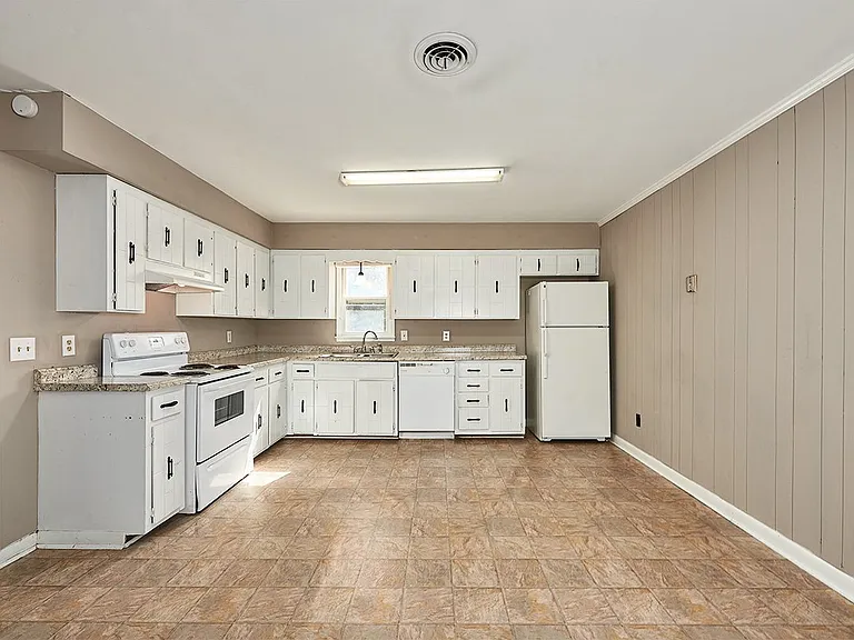 409 South Ct #A — Photo 3