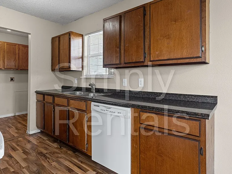479 Mills Way — Photo 6