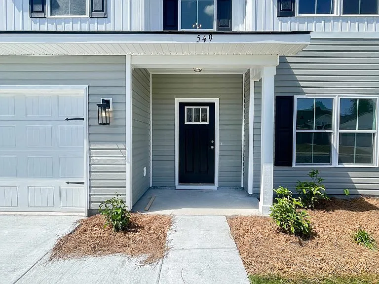 549 Meloney Dr — Photo 2