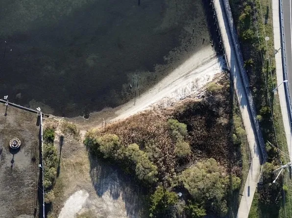 2572 E Bay Ave, Manahawkin, NJ 08050