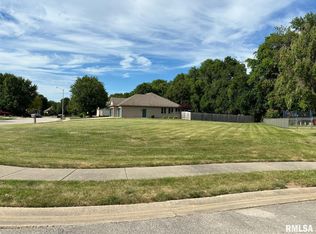 4 Elwin Ct, Rochester, IL 62563