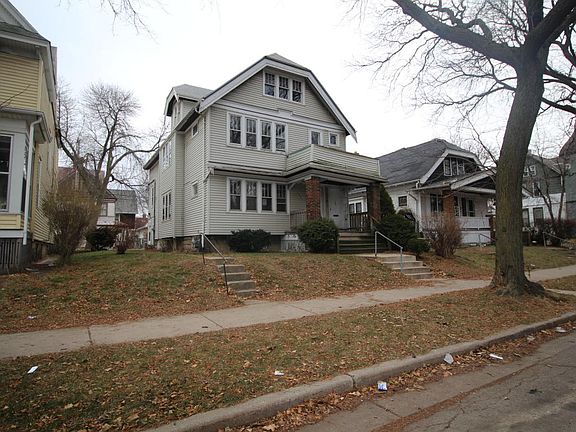 2nd image of 3309 W Clybourn St #3311