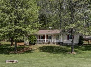 123 Foal Ln, Troutville, VA 24175