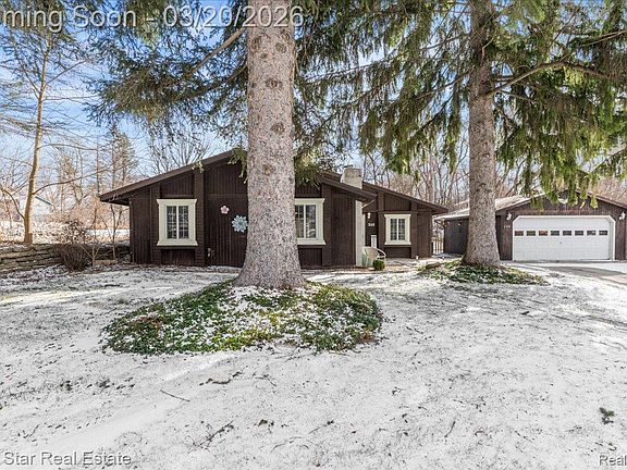 3rd image of 240 N Roslyn Rd