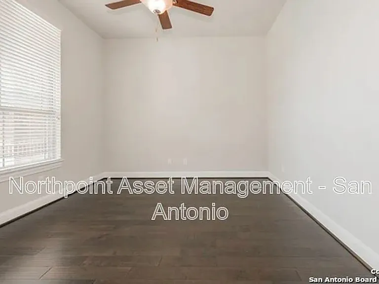 13706 Meadowick Dr — Photo 12