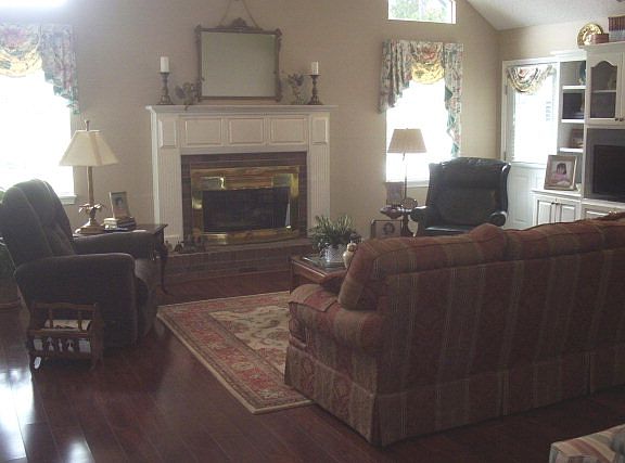 2nd image of 204 Baymeadows Dr