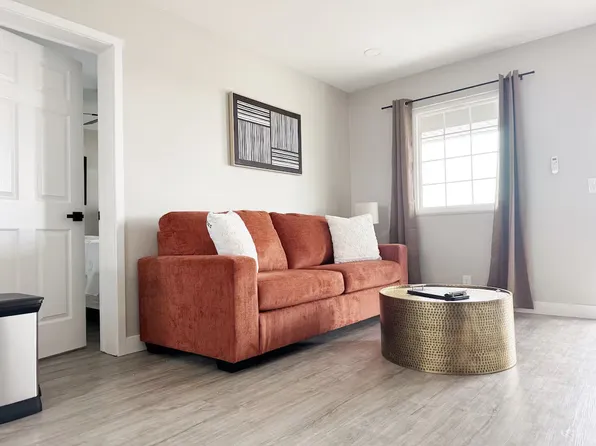 1120 W Highway 662 APT D, Newburgh, IN 47630