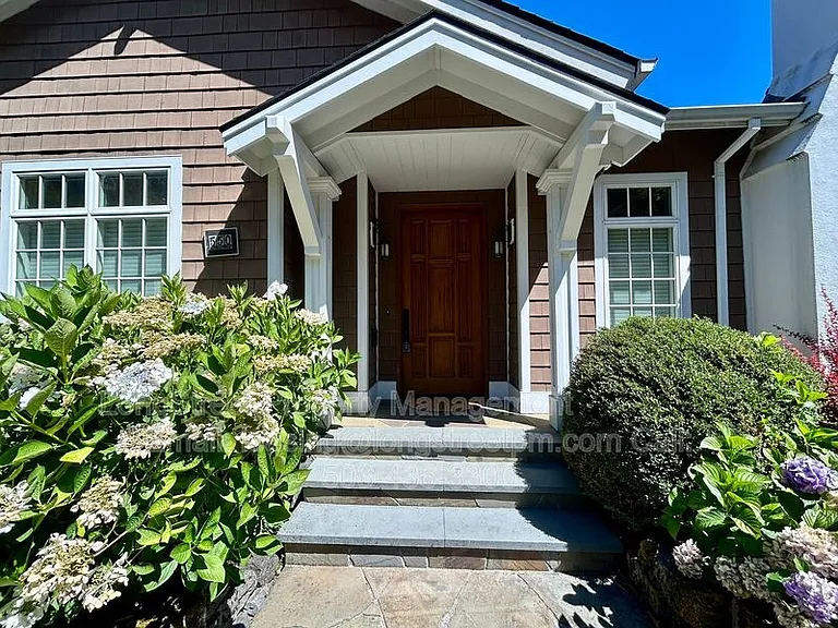 550 NW Alpine Ter — Photo 8