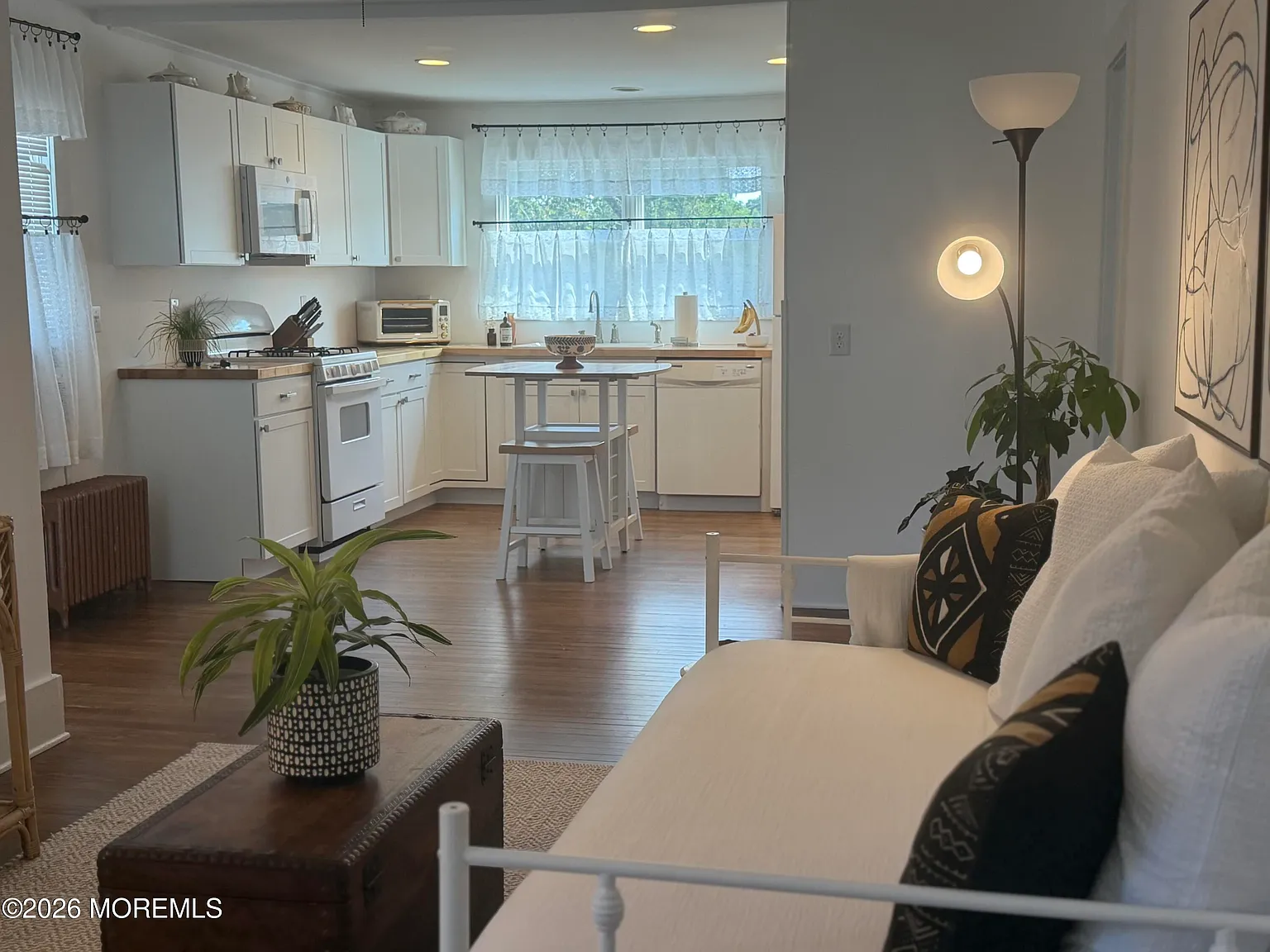 2 bed, $3,000 — Photo 4