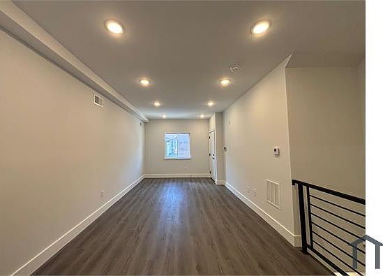 4th image of 713 N 42nd St #1
