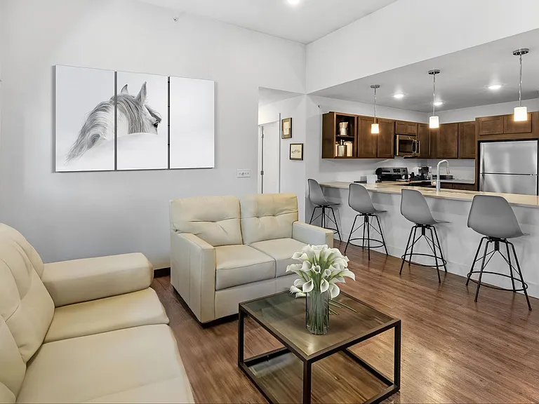 Creekside Apartments — Photo 41