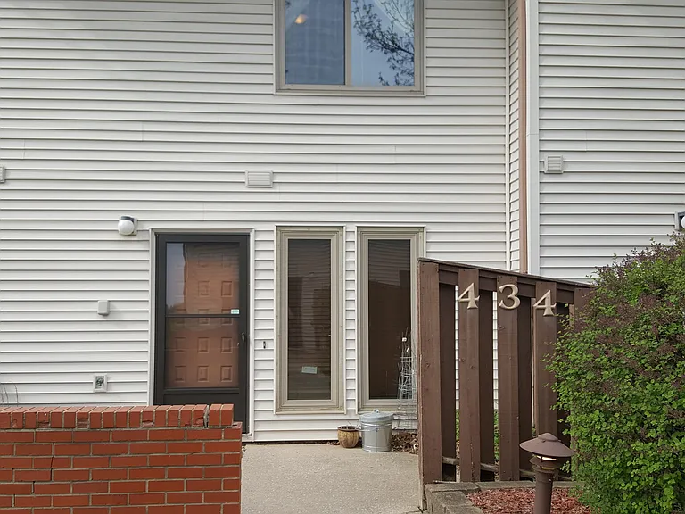 434 Hawaii Ct — Photo 27