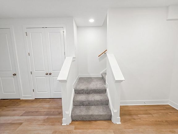 4th image of 317 Palisade Way