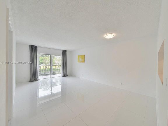 3rd image of 1201 Hillcrest Ct APT 205