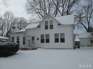 703 S 8th St, Pekin, IL 61554