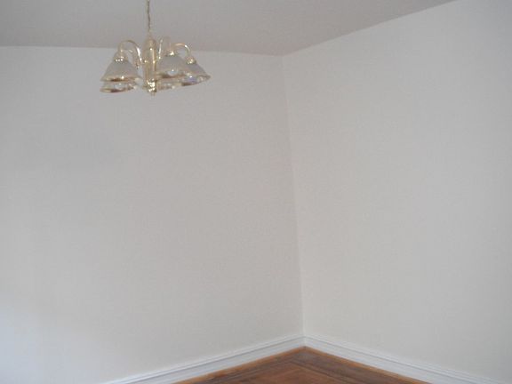 4th image of 825 E 230th St #2